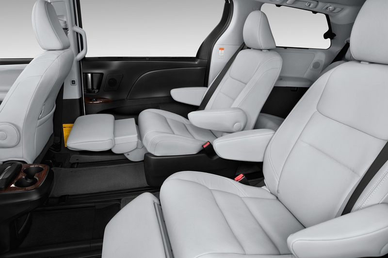Illustration for article titled The 2015 Toyota Sienna Saves a Family